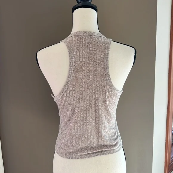 Tan tank - Picture 3 of 4